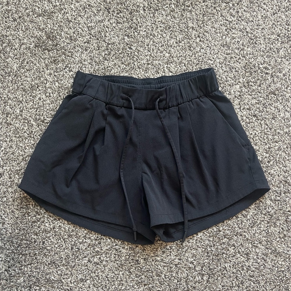 Lululemon Shorts (2.5 in inseam)